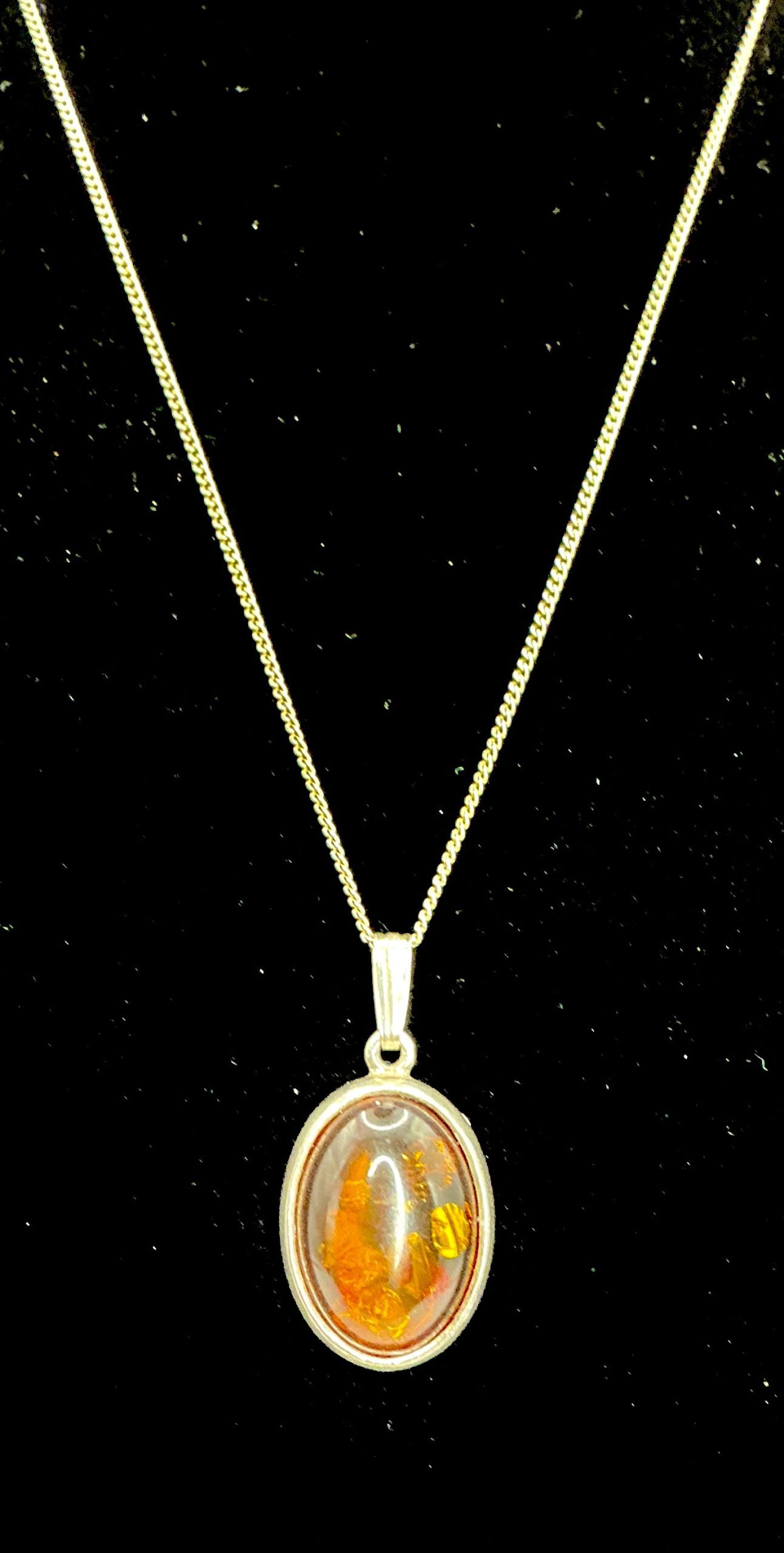 18" 925 Sterling Silver Fine Chain with 2cm Amber Pendant – 3.78g – Natural Baltic Amber Elegance - Image 4