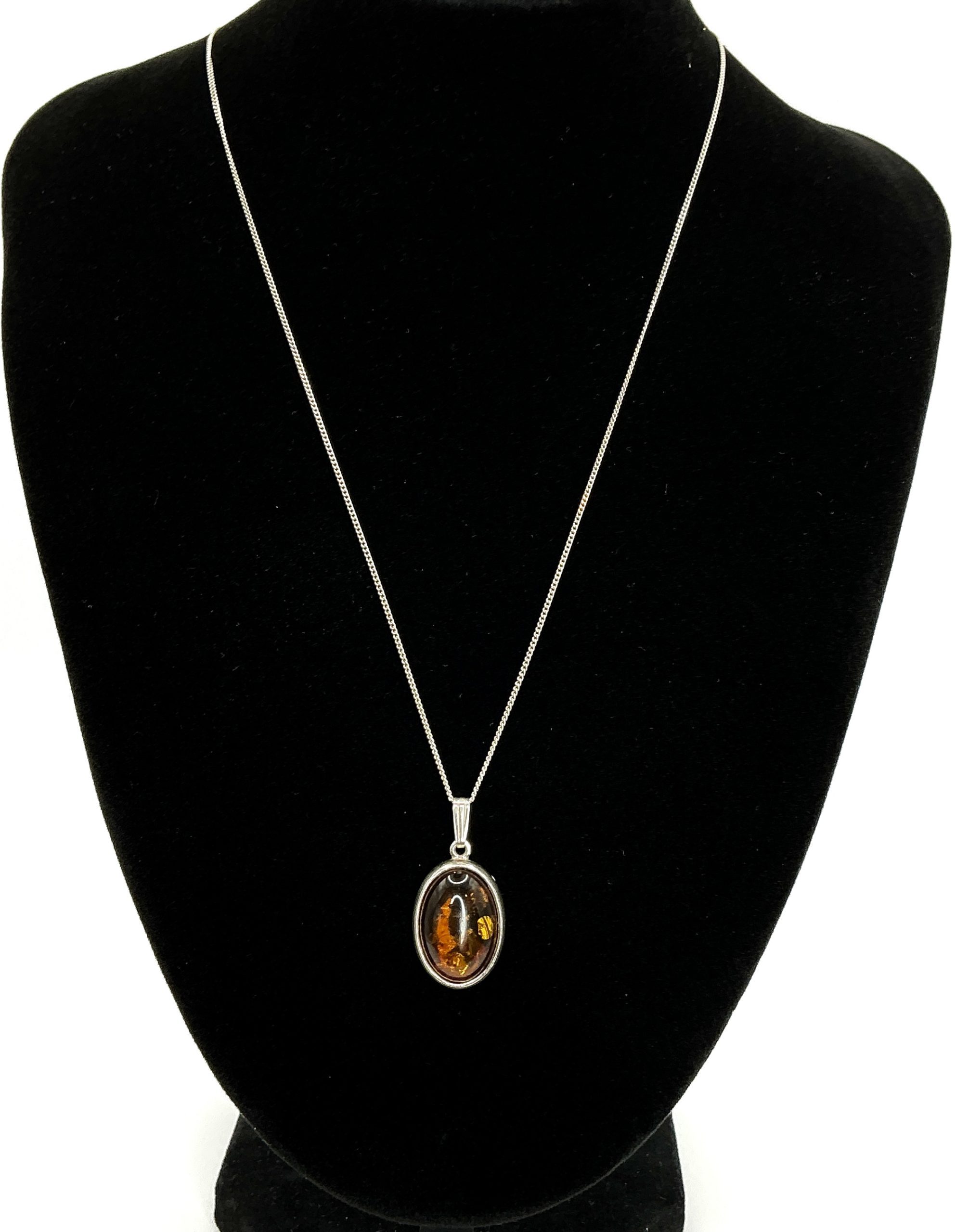 18" 925 Sterling Silver Fine Chain with 2cm Amber Pendant – 3.78g – Natural Baltic Amber Elegance - Image 3