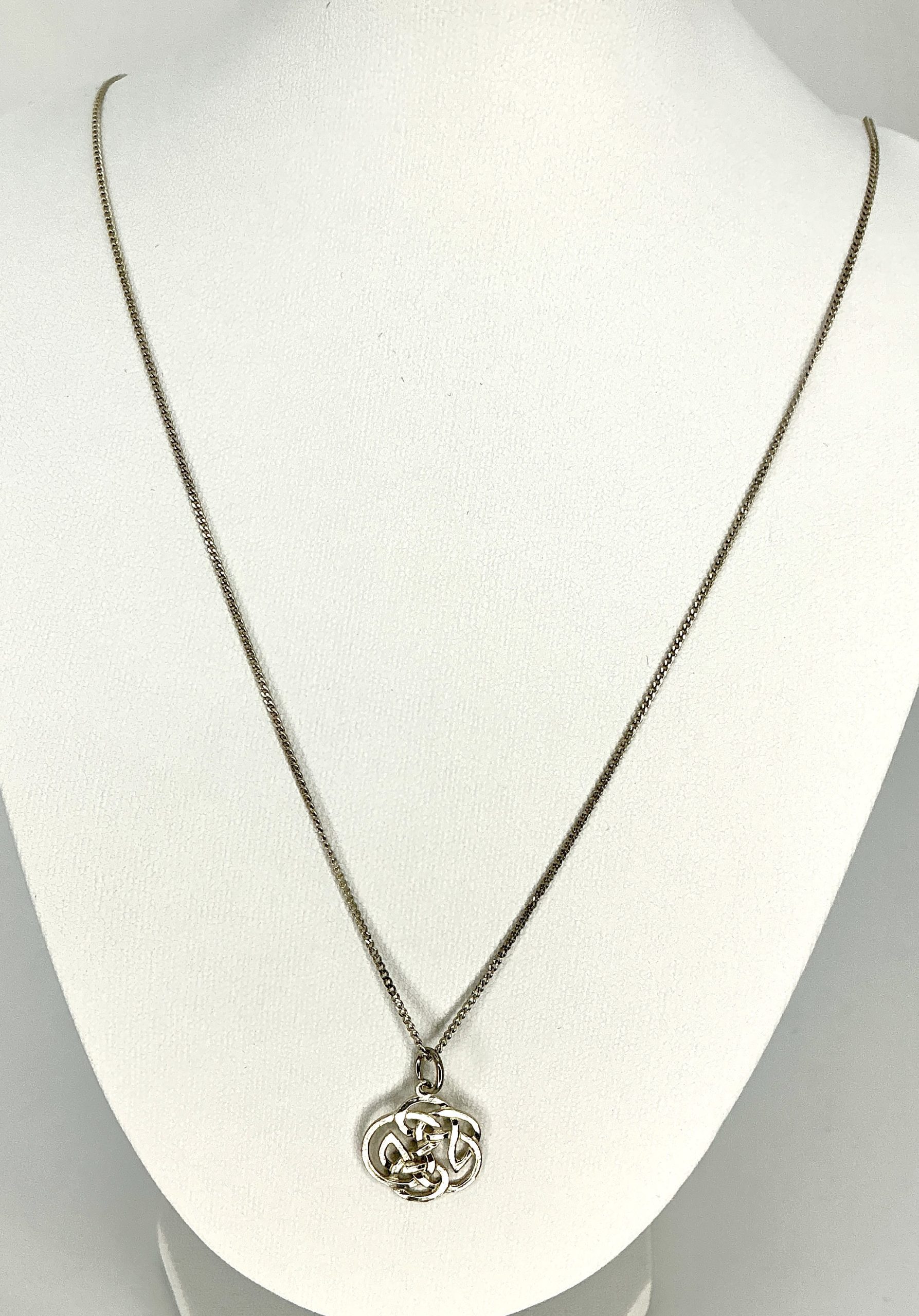 Vintage 925 Sterling Silver Celtic Knot Pendant Necklace – 20" Fine Chain – 2.83g - Image 7
