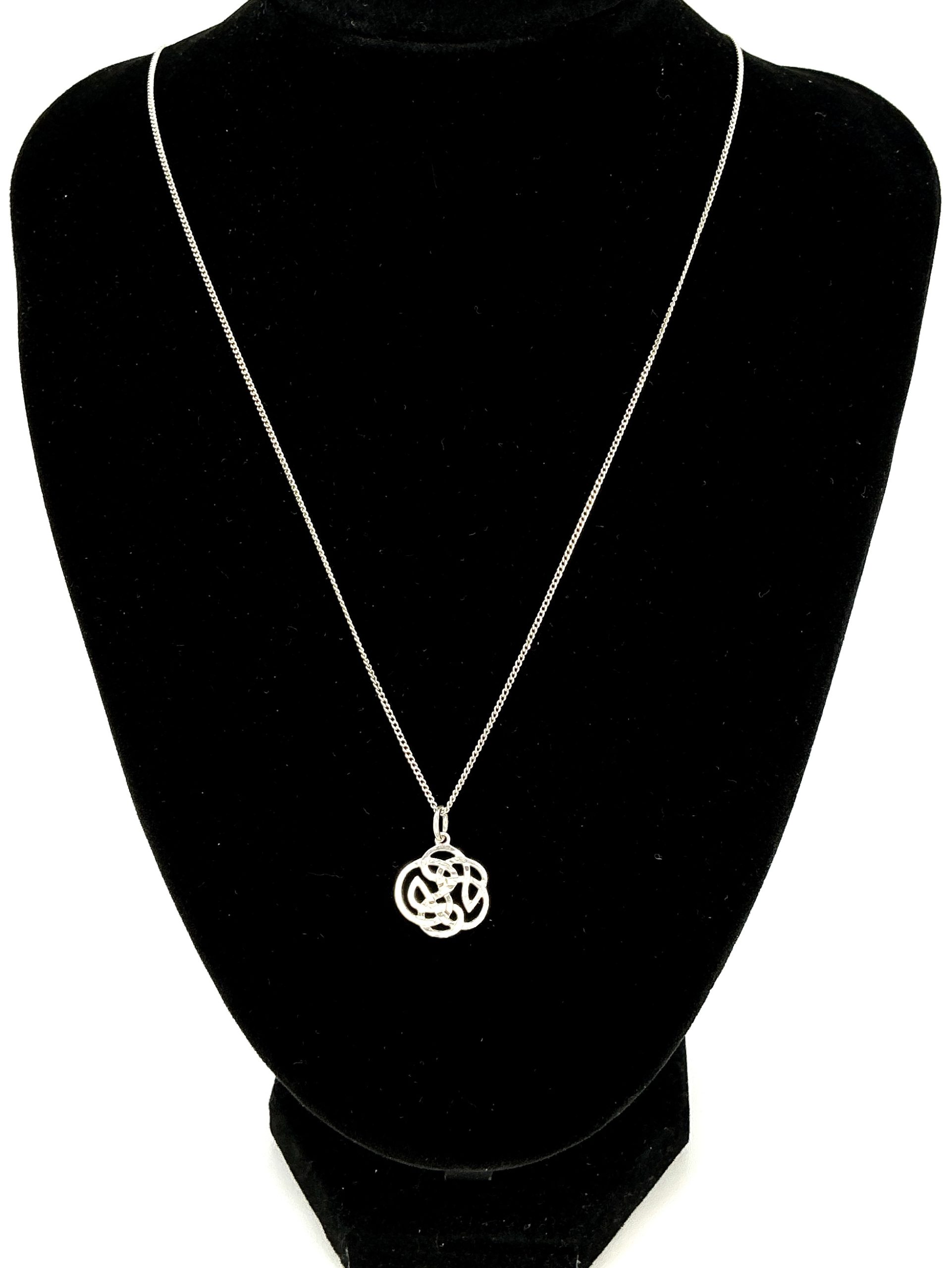 Vintage 925 Sterling Silver Celtic Knot Pendant Necklace – 20" Fine Chain – 2.83g - Image 4