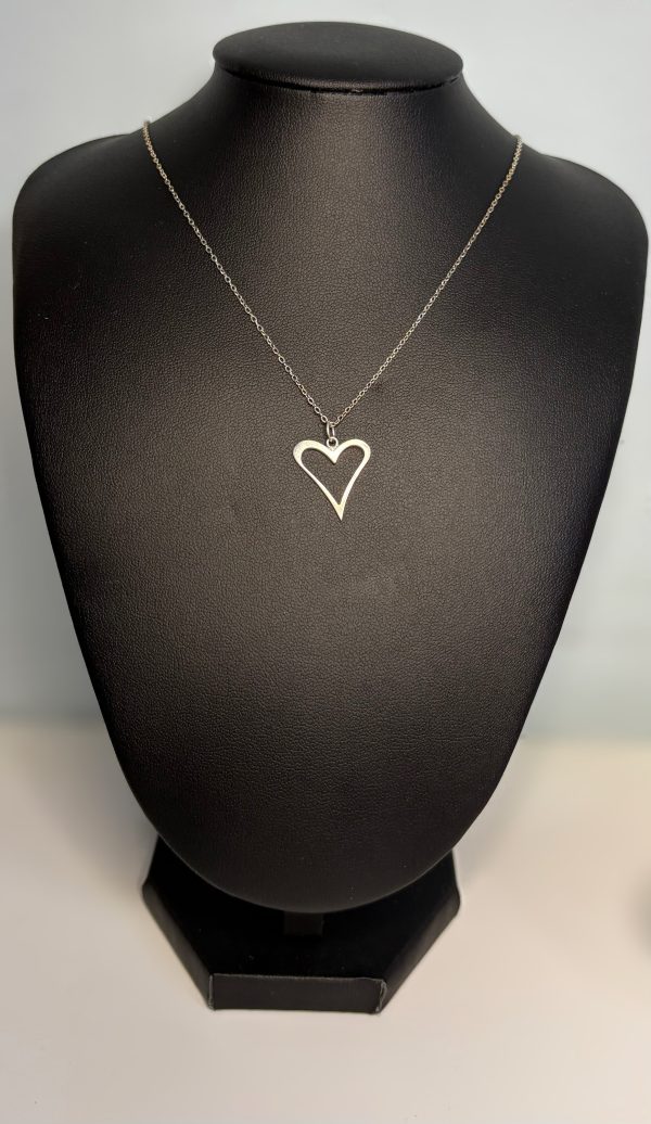 Sterling silver necklace with silver pendant