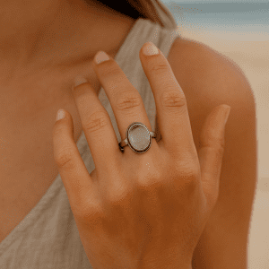 Artisan 900 Silver Clear Quartz Ring – Oval Cabochon, Size Q, 5.8g