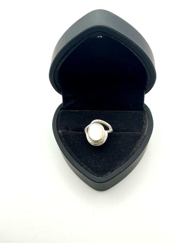 Sterling Silver Mother-of-Pearl Statement Ring – Size K½ – 4.1g - Image 12