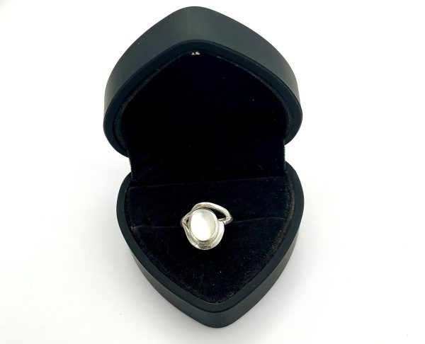Sterling Silver Mother-of-Pearl Statement Ring – Size K½ – 4.1g - Image 11