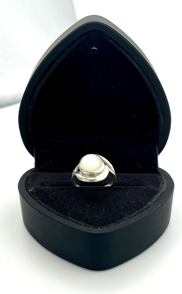 Sterling Silver Mother-of-Pearl Statement Ring – Size K½ – 4.1g - Image 10