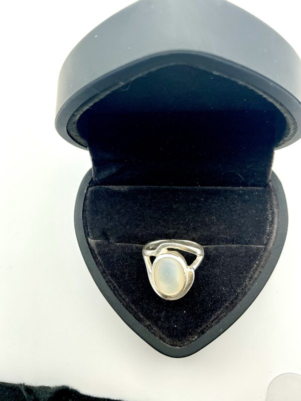 Sterling Silver Mother-of-Pearl Statement Ring – Size K½ – 4.1g - Image 13