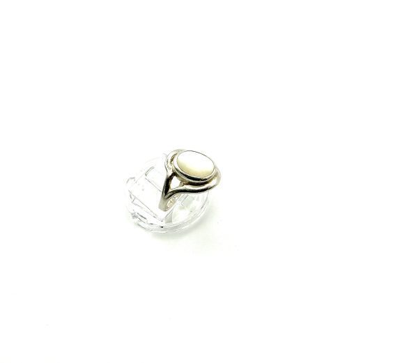 Sterling Silver Mother-of-Pearl Statement Ring – Size K½ – 4.1g - Image 5