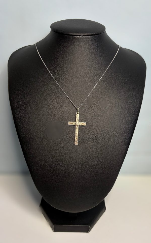 18” Sterling Silver chain with small ornate silver cross