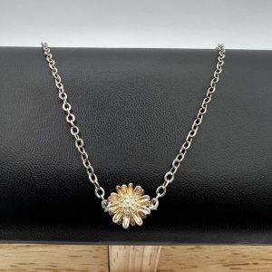 7” Sterling Silver extendable bracelet with beautiful flower in the middle