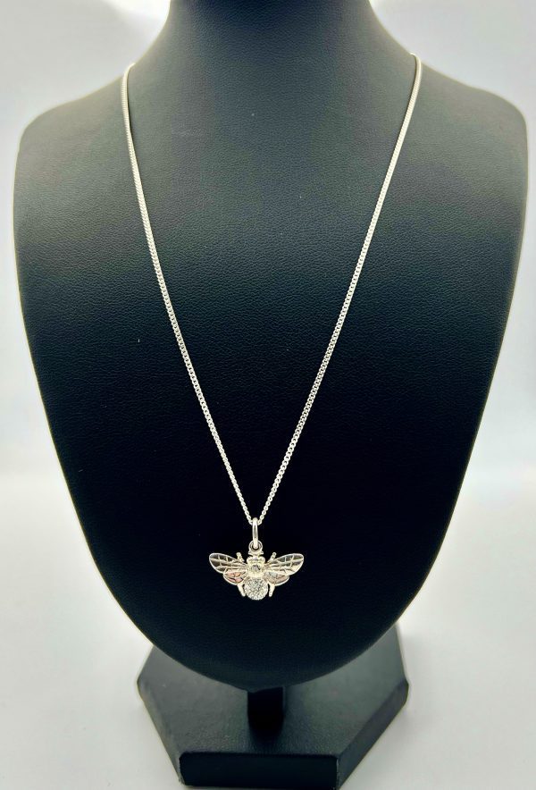 Beautiful Italian silver honeybee and chain - Image 4