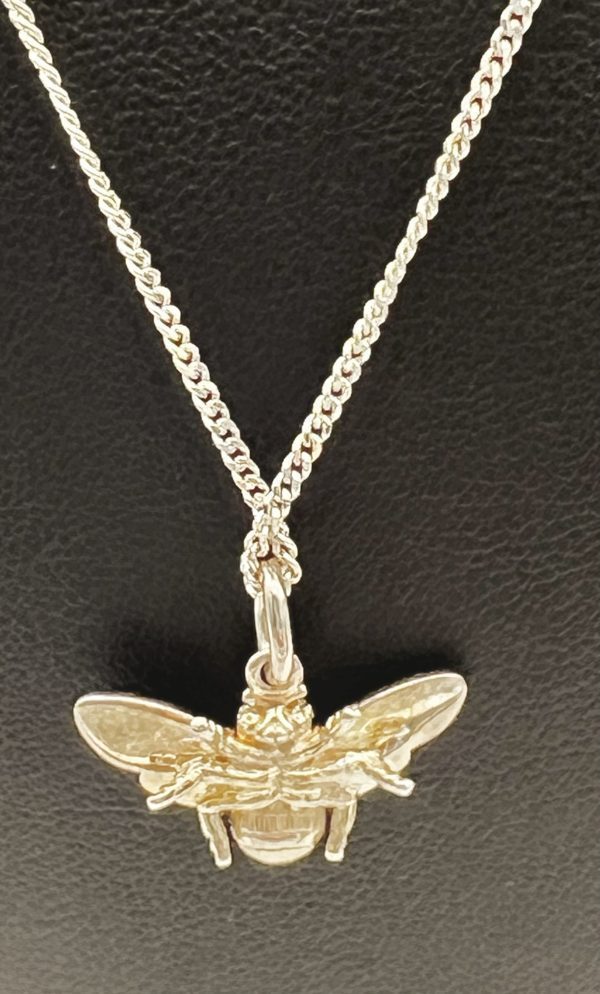 Beautiful Italian silver honeybee and chain - Image 2