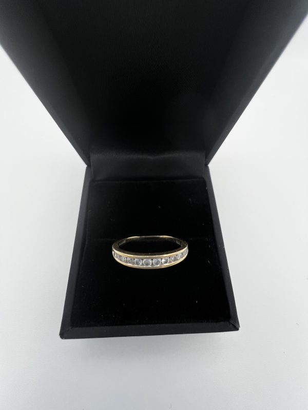 9ct Gold Diamond band ring - Image 3