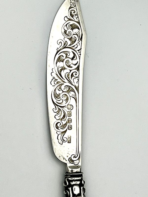 Silver and mother-of-pearl butter knife - Image 2