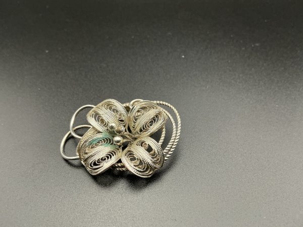 Fine floral filigree brooch