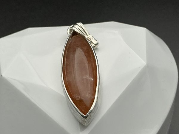 Amber pendant in sterling silver casing - Image 2