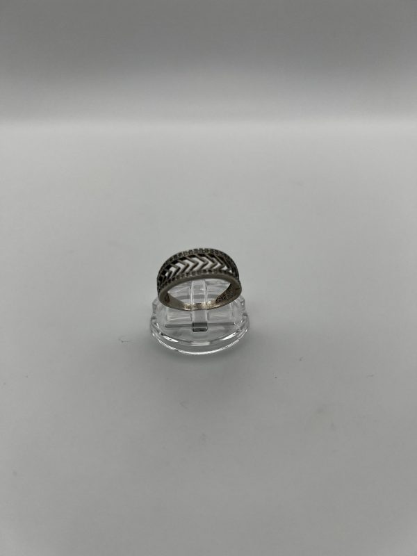 Silver and marcasite ring - Image 2