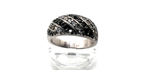 Silver black Onyx Diamante ring - Image 2