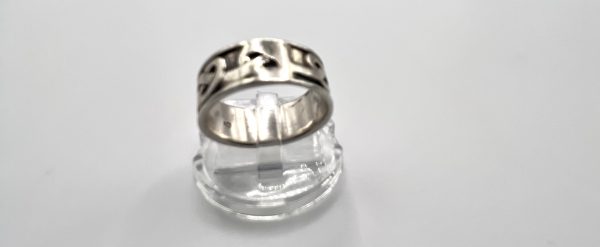 Silver Celtic knot band ring - Image 2