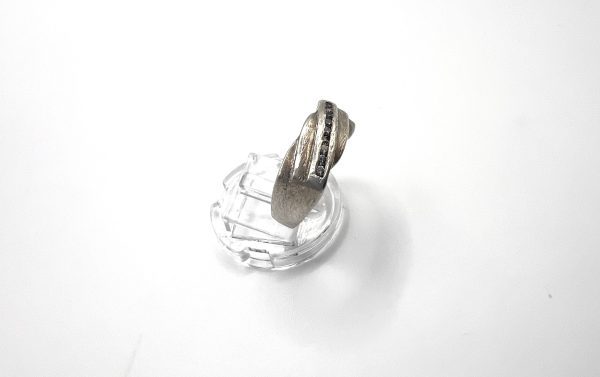 Vintage Silver ring with Diamante stones - Image 3