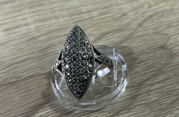 Vintage Silver and Marcasite ring. - Image 2