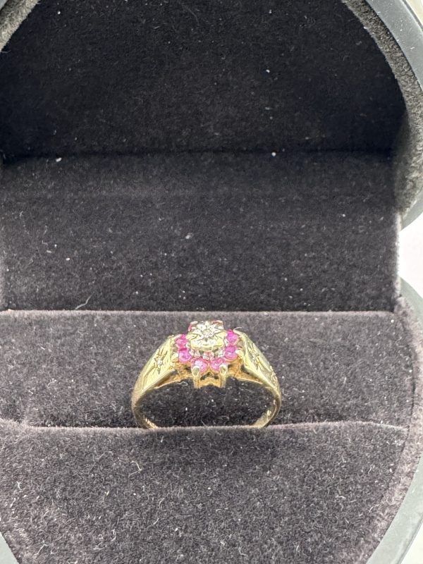 9 carat gold ruby and diamond clustering - Image 3