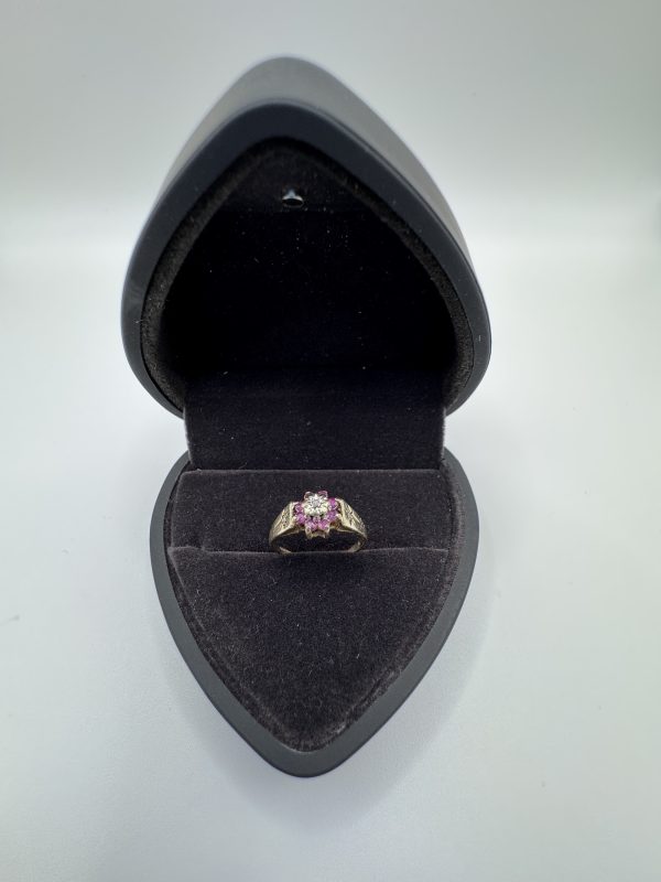 9 carat gold ruby and diamond clustering - Image 2