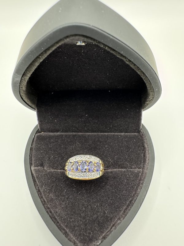 9 carat gold, amethyst and diamond clustering - Image 2