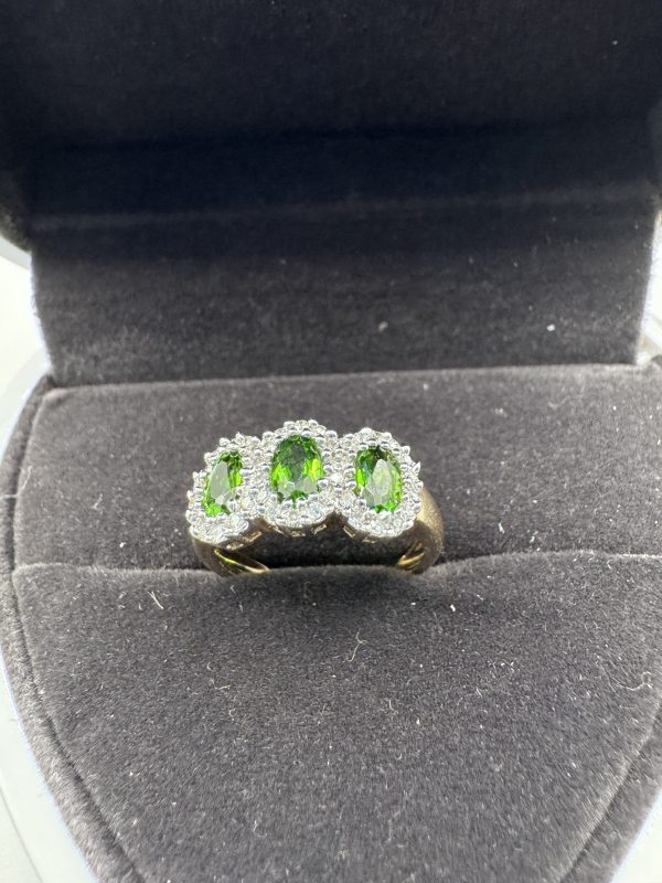 9ct gold diopside and diamond set ring. - Image 2