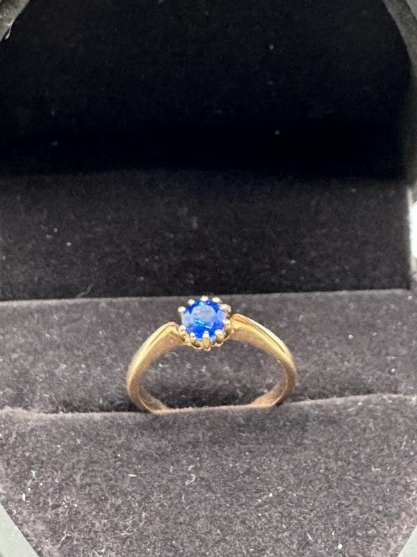 14 carat yellow gold ring with blue Tanzanite stone - Image 5