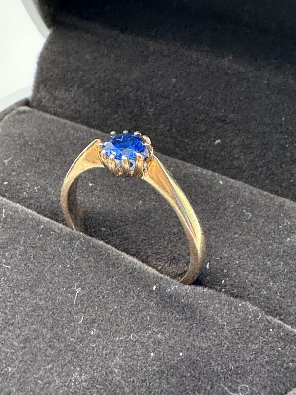 14 carat yellow gold ring with blue Tanzanite stone - Image 2