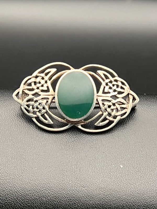 Sterling silver vintage green agate Celtic knot brooch