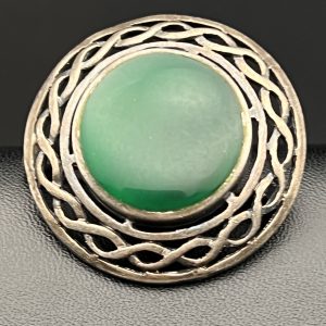 Vintage green agate Celtic Knott brooch sterling silver