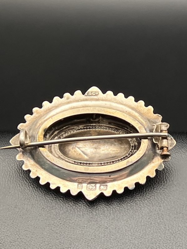 Hallmarked sterling silver brooch made in Birmingham - Image 5