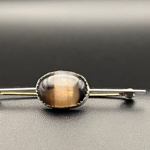 Vintage Agate on silver brooch