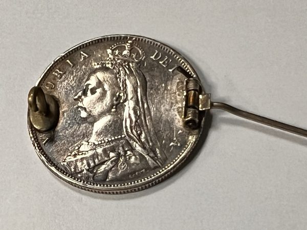 Antique Queen Victoria 1887 Silver Crown Coin Brooch – Mounted Victorian Jubilee Coin - Image 4
