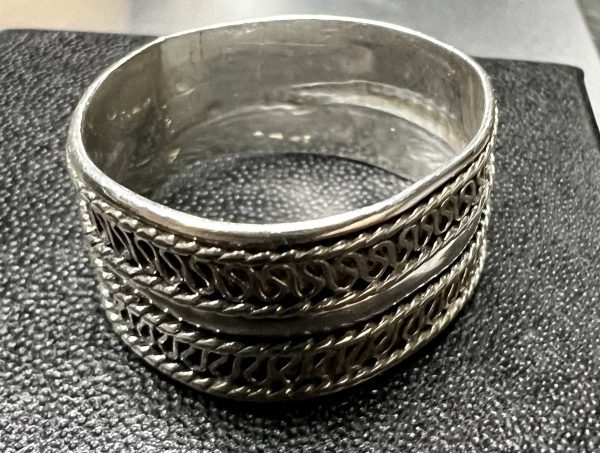 Vintage Sterling Silver Patterned Band Ring – Size R ½ – 3.9g - Image 2