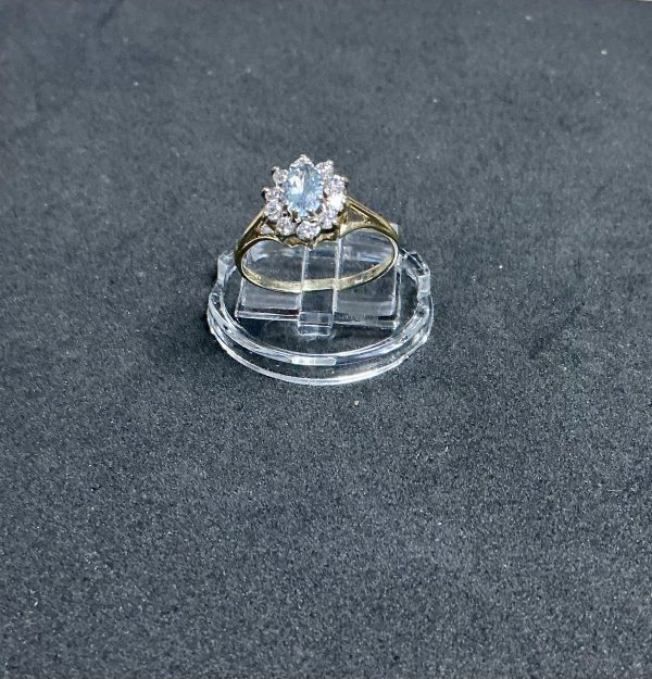 9 ct Aquamarine and CZ ring - Image 4