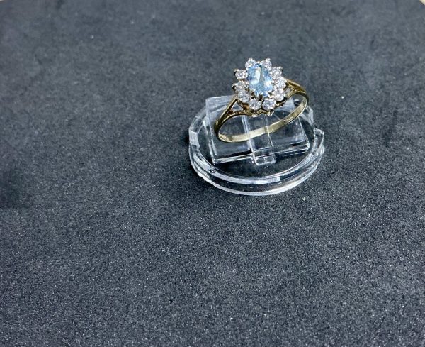 9 ct Aquamarine and CZ ring - Image 2