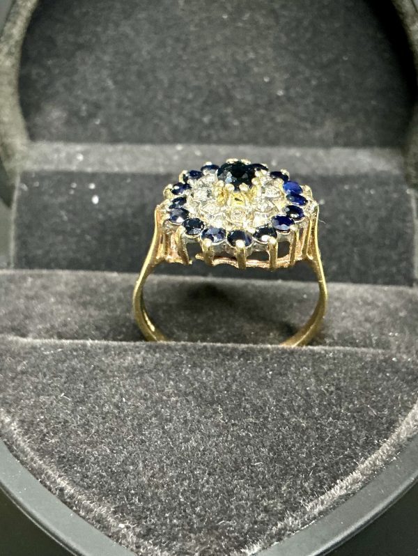 Large 9 carat gold Sapphire and diamond cluster ring - Image 3