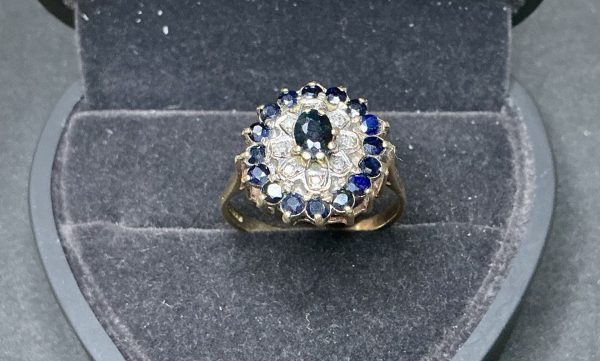 Large 9 carat gold Sapphire and diamond cluster ring
