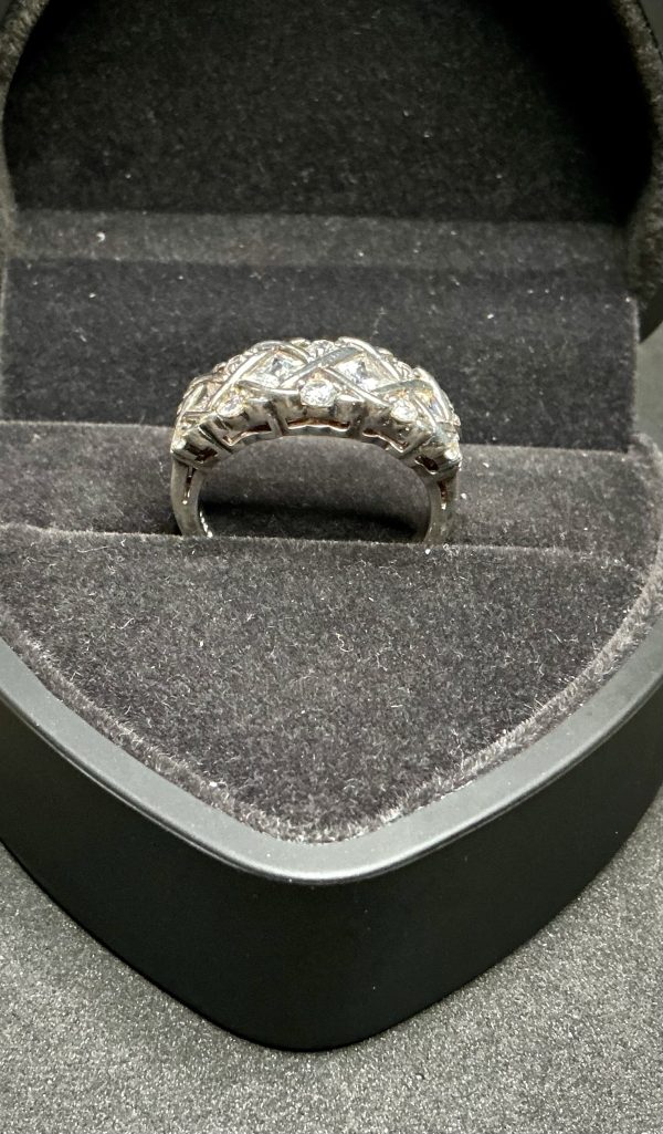Large chunky 925 Silver and CZ ring - Image 3