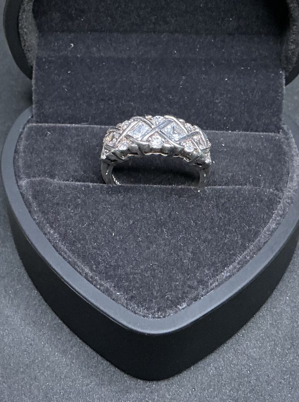 Large chunky 925 Silver and CZ ring - Image 4