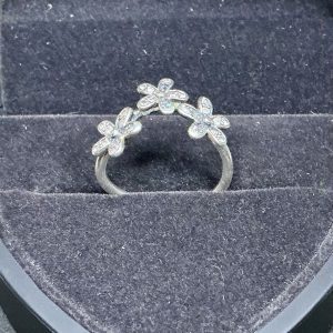 Silver Pandora Daisy ring
