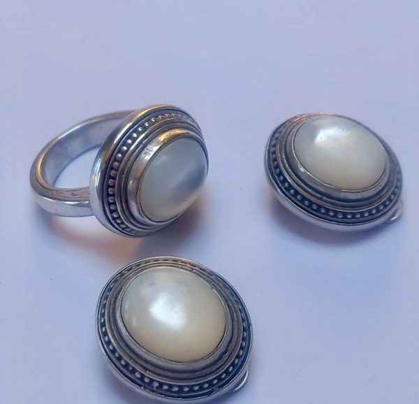Vintage Sterling Silver Moonstone Ring & clip on Earring set - Image 3