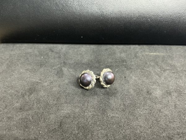 Vintage Silver black pearl stud earrings - Image 2