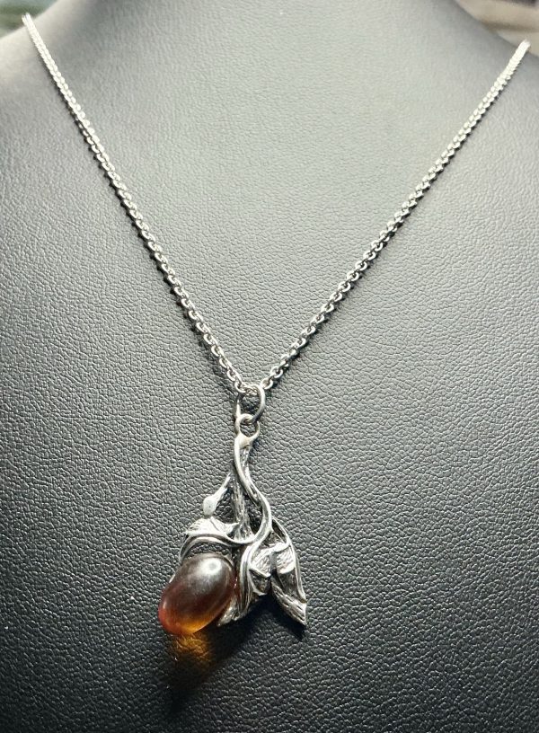 Sterling Silver Amber Leaf Pendant Necklace – Vintage Inspired Jewellery - Image 2