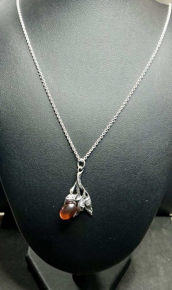 Sterling Silver Amber Leaf Pendant Necklace – Vintage Inspired Jewellery - Image 4