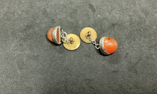 Pair of Amber cufflinks - Image 3
