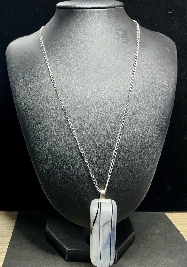 18” Silver chain with glass pendant - Image 2