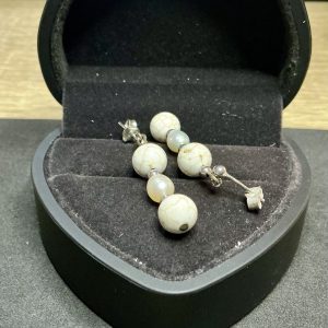 Howlite and pearl bead earrings